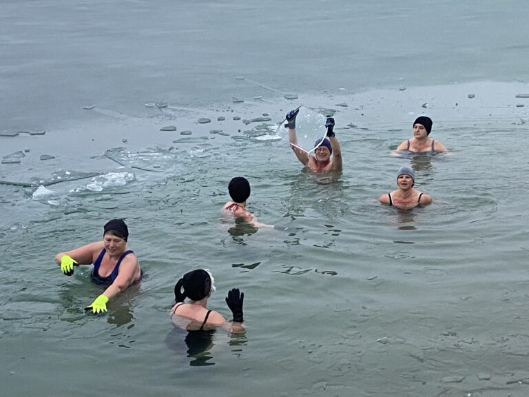 Winterschwimmen im Pucher Meer